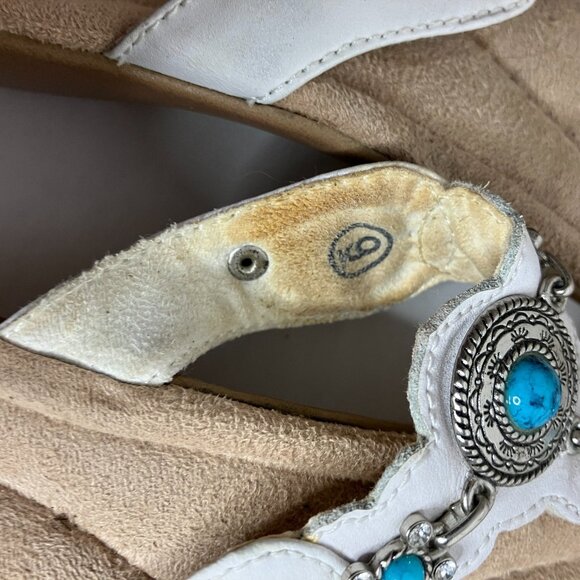 Minnetonka Shoes Women Size 9 Sandals White Leather Silver Faux Turquoise Boho - Picture 10 of 13